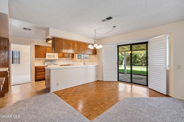 2859 W Avenue J9, Lancaster, CA 93536