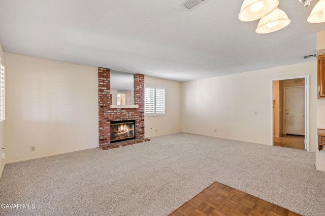 2859 W Avenue J9, Lancaster, CA 93536