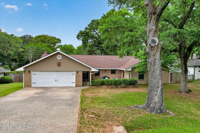 6627 Golf Club Drive, Diamondhead, MS 39525