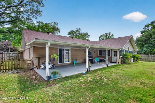 6627 Golf Club Drive, Diamondhead, MS 39525