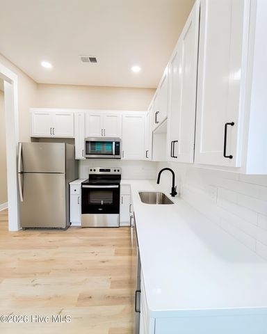 907 Wooster Street, Wilmington, NC 28401