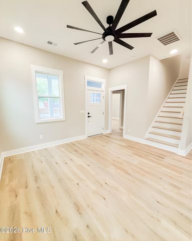 907 Wooster Street, Wilmington, NC 28401