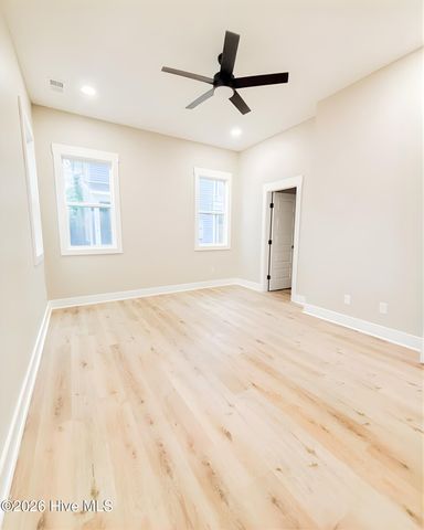 907 Wooster Street, Wilmington, NC 28401