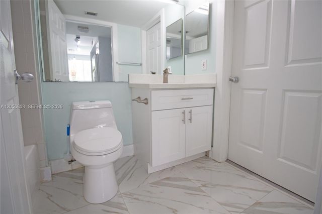 2600 S University Drive 228, Davie, FL 33328