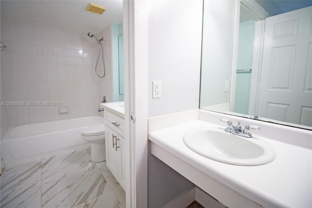2600 S University Drive 228, Davie, FL 33328