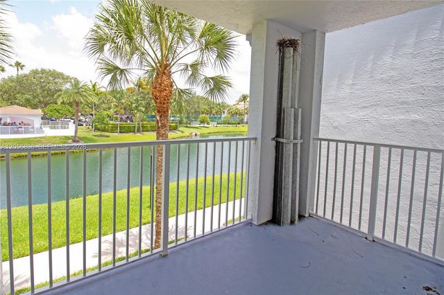 2600 S University Drive 228, Davie, FL 33328