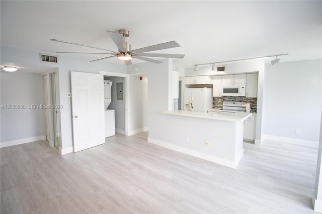 2600 S University Drive 228, Davie, FL 33328