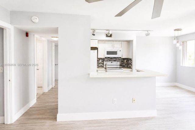 2600 S University Drive 228, Davie, FL 33328