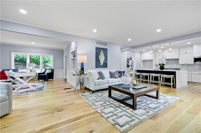 12650 Sherwood Drive, Leawood, KS 66209