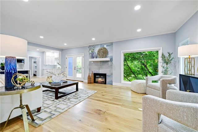 12650 Sherwood Drive, Leawood, KS 66209