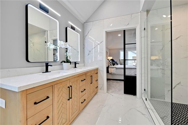 12650 Sherwood Drive, Leawood, KS 66209