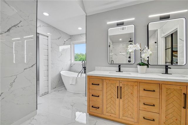 12650 Sherwood Drive, Leawood, KS 66209