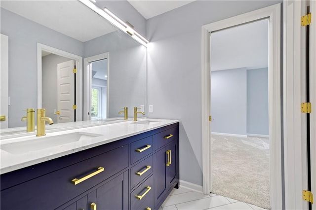 12650 Sherwood Drive, Leawood, KS 66209