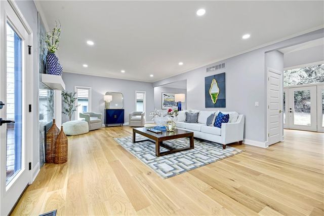 12650 Sherwood Drive, Leawood, KS 66209