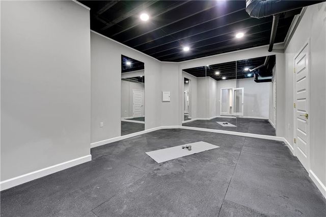 12650 Sherwood Drive, Leawood, KS 66209