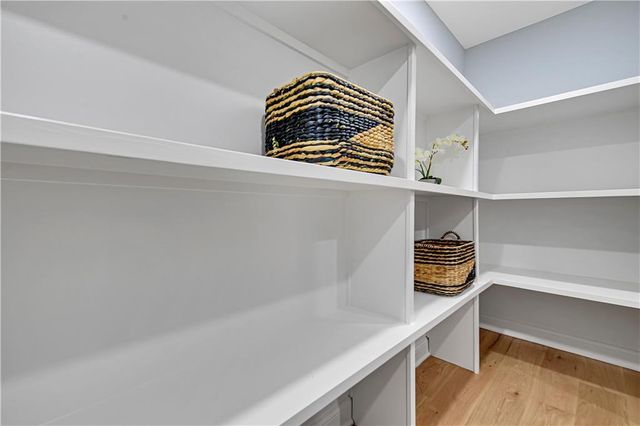 12650 Sherwood Drive, Leawood, KS 66209