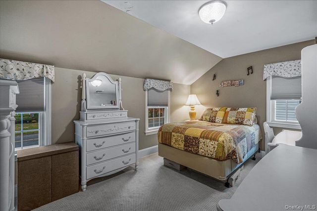 142 Cambridge Avenue, Garden City, NY 11530