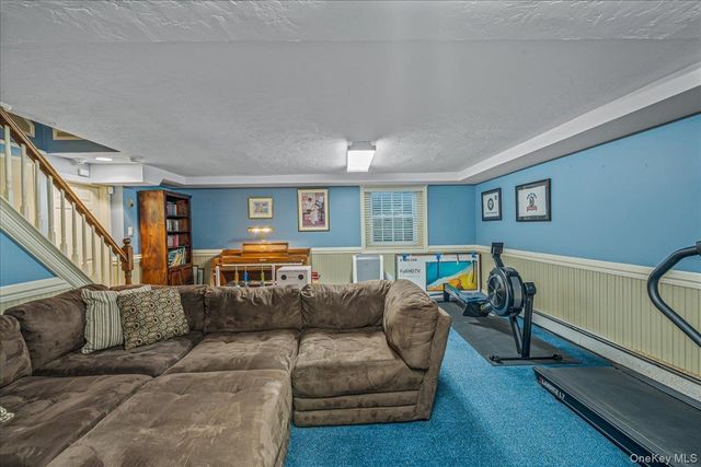 142 Cambridge Avenue, Garden City, NY 11530