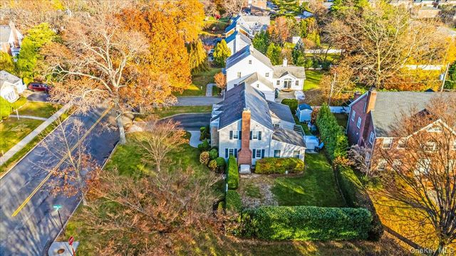 142 Cambridge Avenue, Garden City, NY 11530