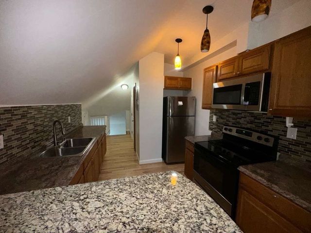 16 Campo Seco St 3, Lawrence, MA 01841