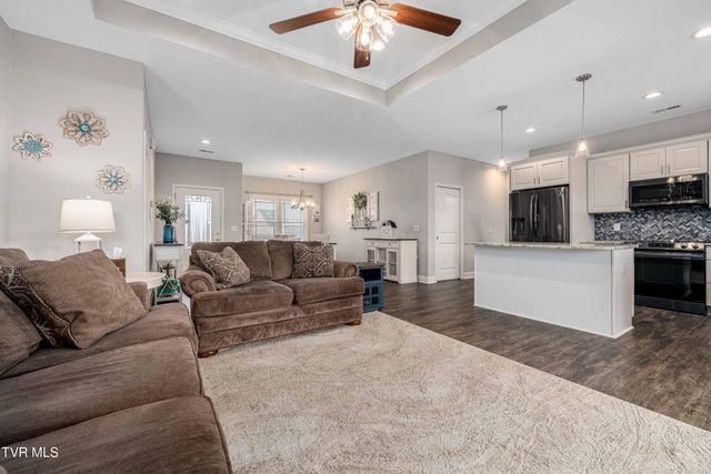 1914 Meadow Creek Lane, Jonesborough, TN 37659