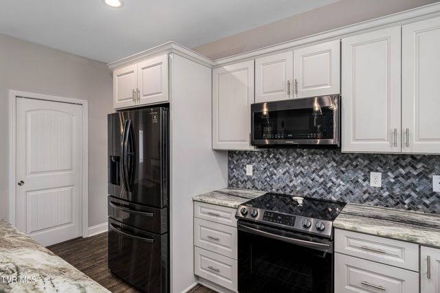 1914 Meadow Creek Lane, Jonesborough, TN 37659