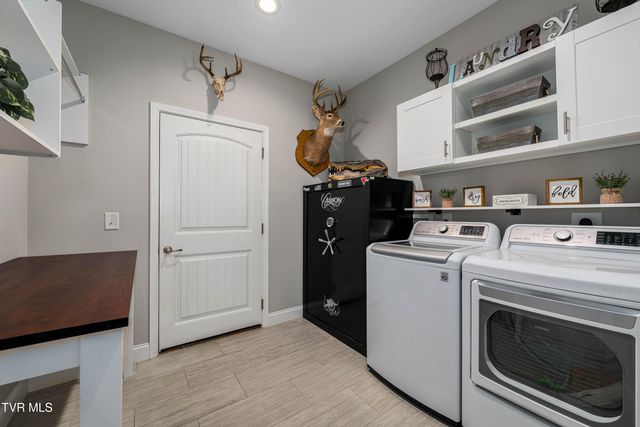 1914 Meadow Creek Lane, Jonesborough, TN 37659