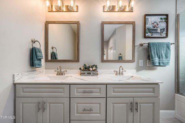 1914 Meadow Creek Lane, Jonesborough, TN 37659