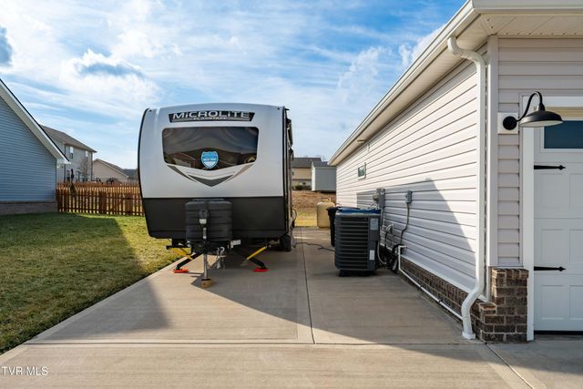 1914 Meadow Creek Lane, Jonesborough, TN 37659