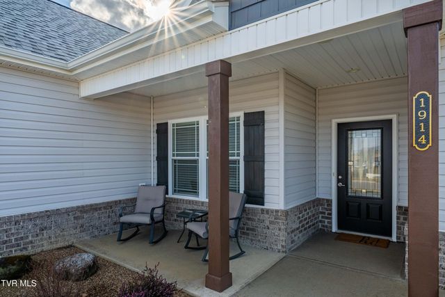 1914 Meadow Creek Lane, Jonesborough, TN 37659