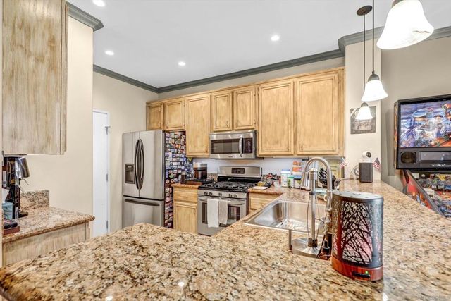 9625 W Canyon Ter 4, San Diego, CA 92123