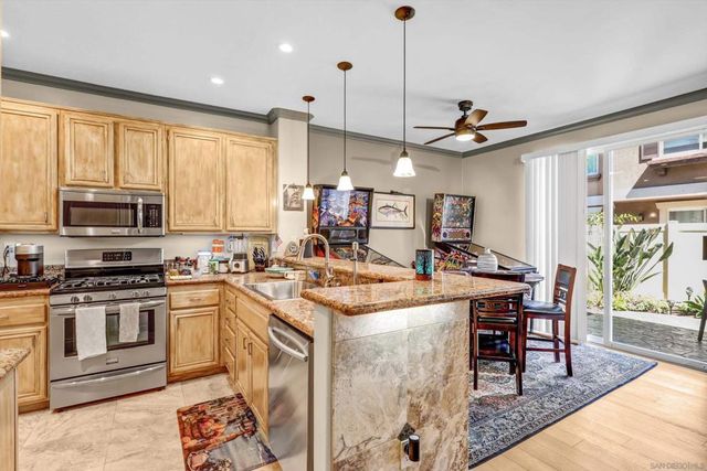 9625 W Canyon Ter 4, San Diego, CA 92123