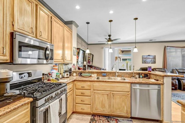 9625 W Canyon Ter 4, San Diego, CA 92123