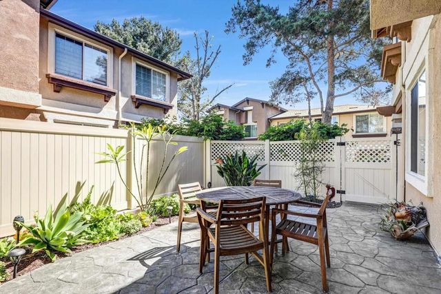 9625 W Canyon Ter 4, San Diego, CA 92123