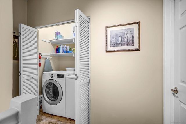 9625 W Canyon Ter 4, San Diego, CA 92123