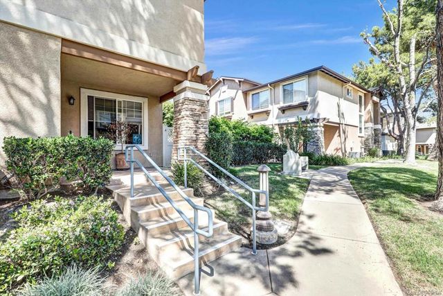 9625 W Canyon Ter 4, San Diego, CA 92123