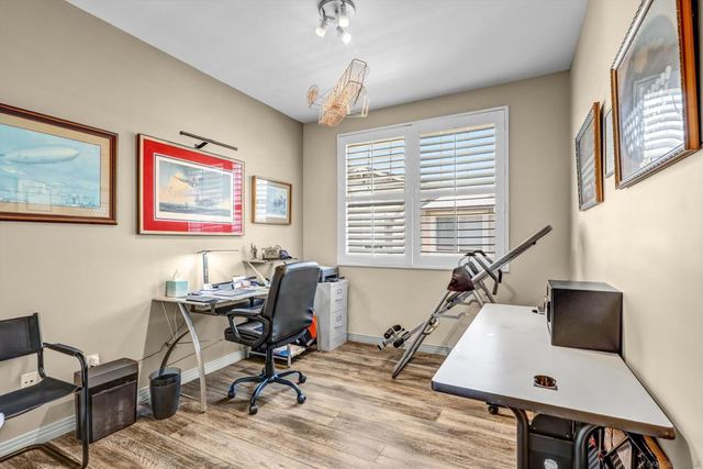 9625 W Canyon Ter 4, San Diego, CA 92123