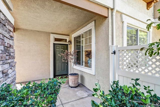 9625 W Canyon Ter 4, San Diego, CA 92123