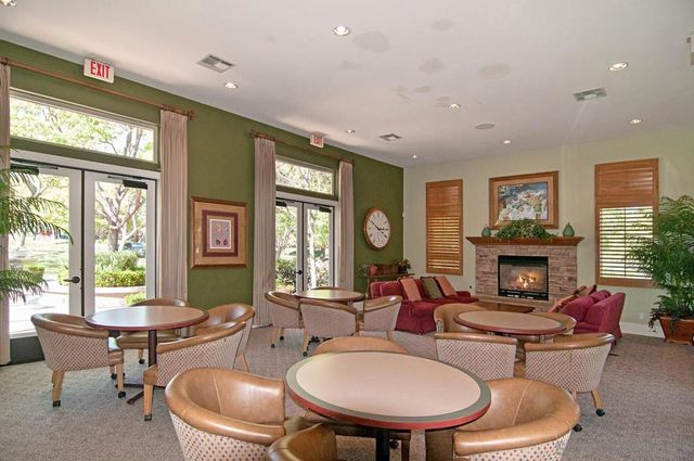 9625 W Canyon Ter 4, San Diego, CA 92123