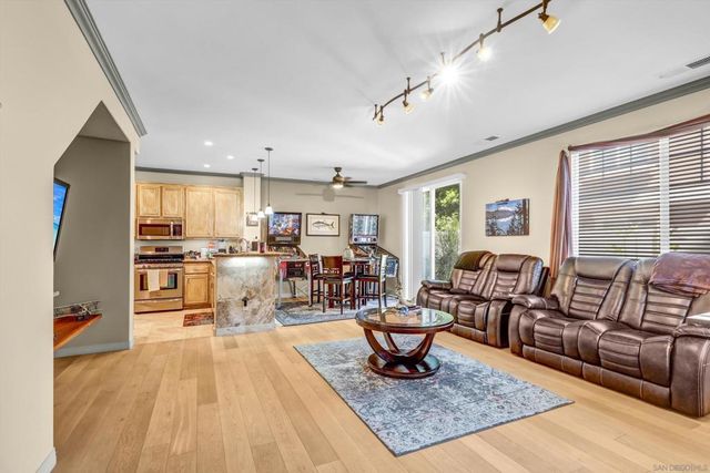 9625 W Canyon Ter 4, San Diego, CA 92123