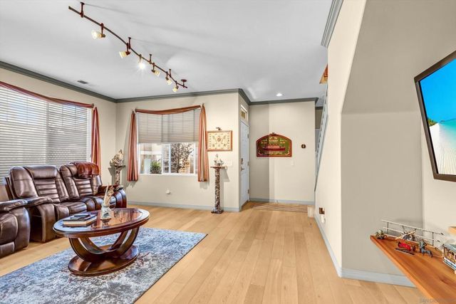 9625 W Canyon Ter 4, San Diego, CA 92123