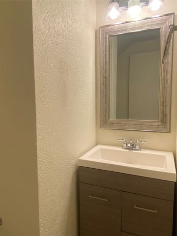 2020 Via Bravo, Carrollton, TX 75006