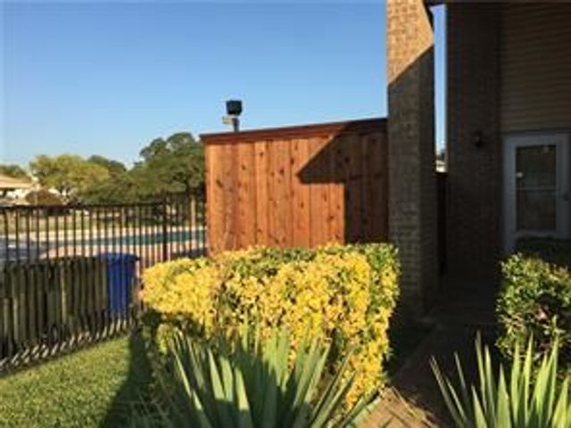 2020 Via Bravo, Carrollton, TX 75006