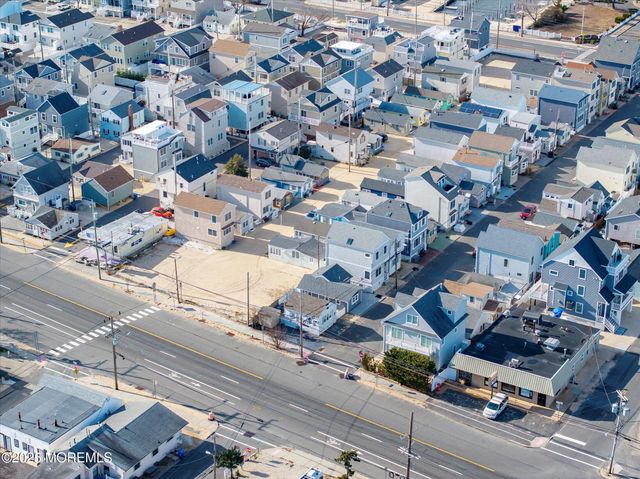 12 W Rutherford Lane, Lavallette, NJ 08735