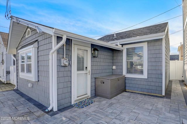 12 W Rutherford Lane, Lavallette, NJ 08735