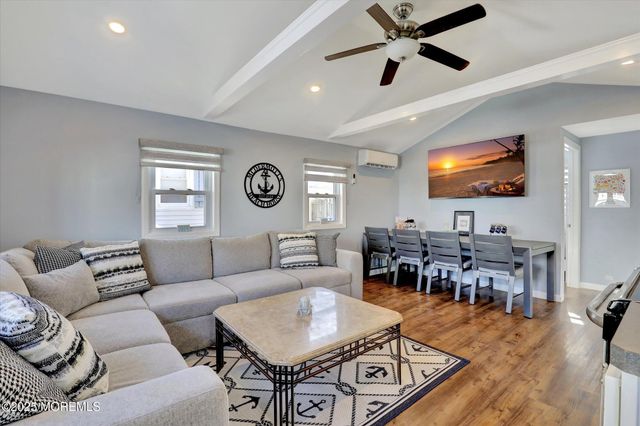 12 W Rutherford Lane, Lavallette, NJ 08735