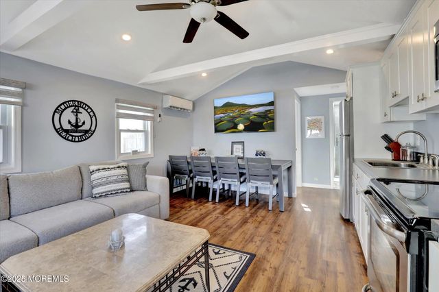 12 W Rutherford Lane, Lavallette, NJ 08735