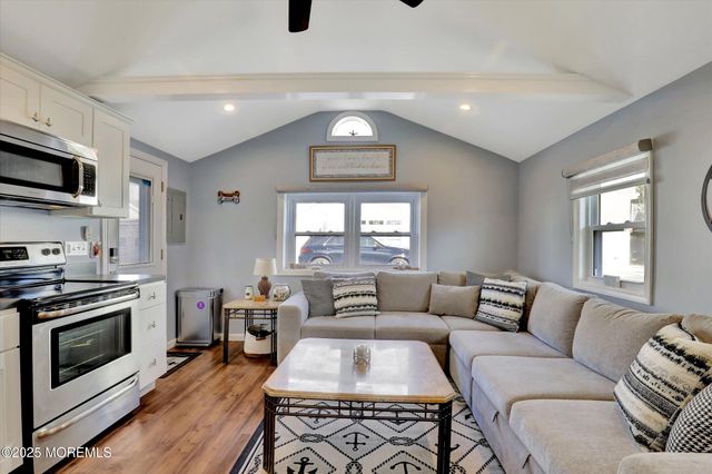 12 W Rutherford Lane, Lavallette, NJ 08735