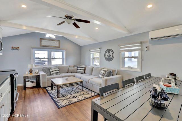 12 W Rutherford Lane, Lavallette, NJ 08735