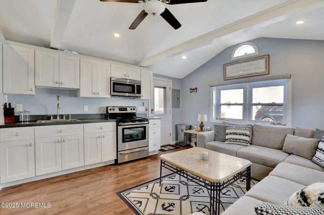 12 W Rutherford Lane, Lavallette, NJ 08735